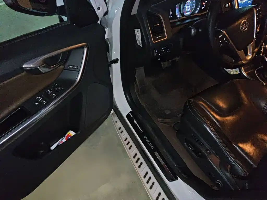صورة 12 - Volvo XC60