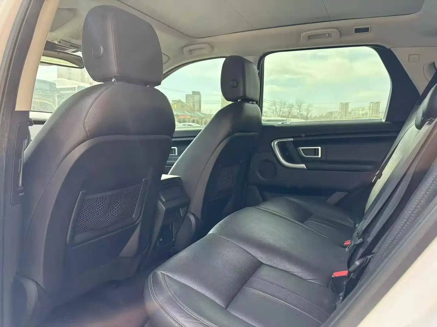 Land Rover Discovery Sport 2018 240PS SE Edition фото 4