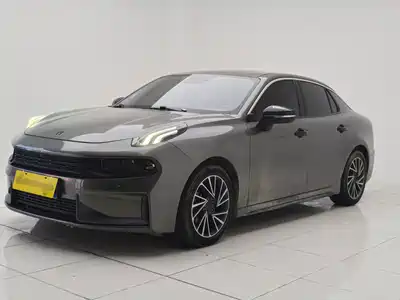 Lynk & Co 03