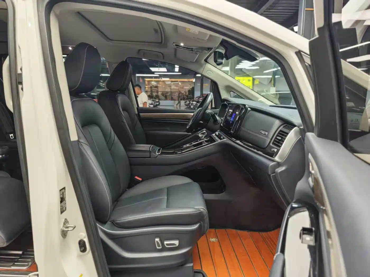 GAC Trumpchi Trumpchi M8 2021 Master Series 390T Ultimate Edition фото 12