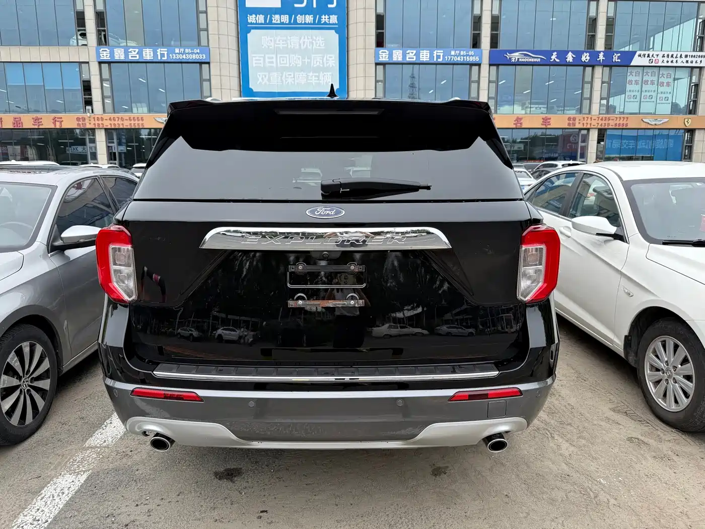 Фото 5 - Ford Explorer