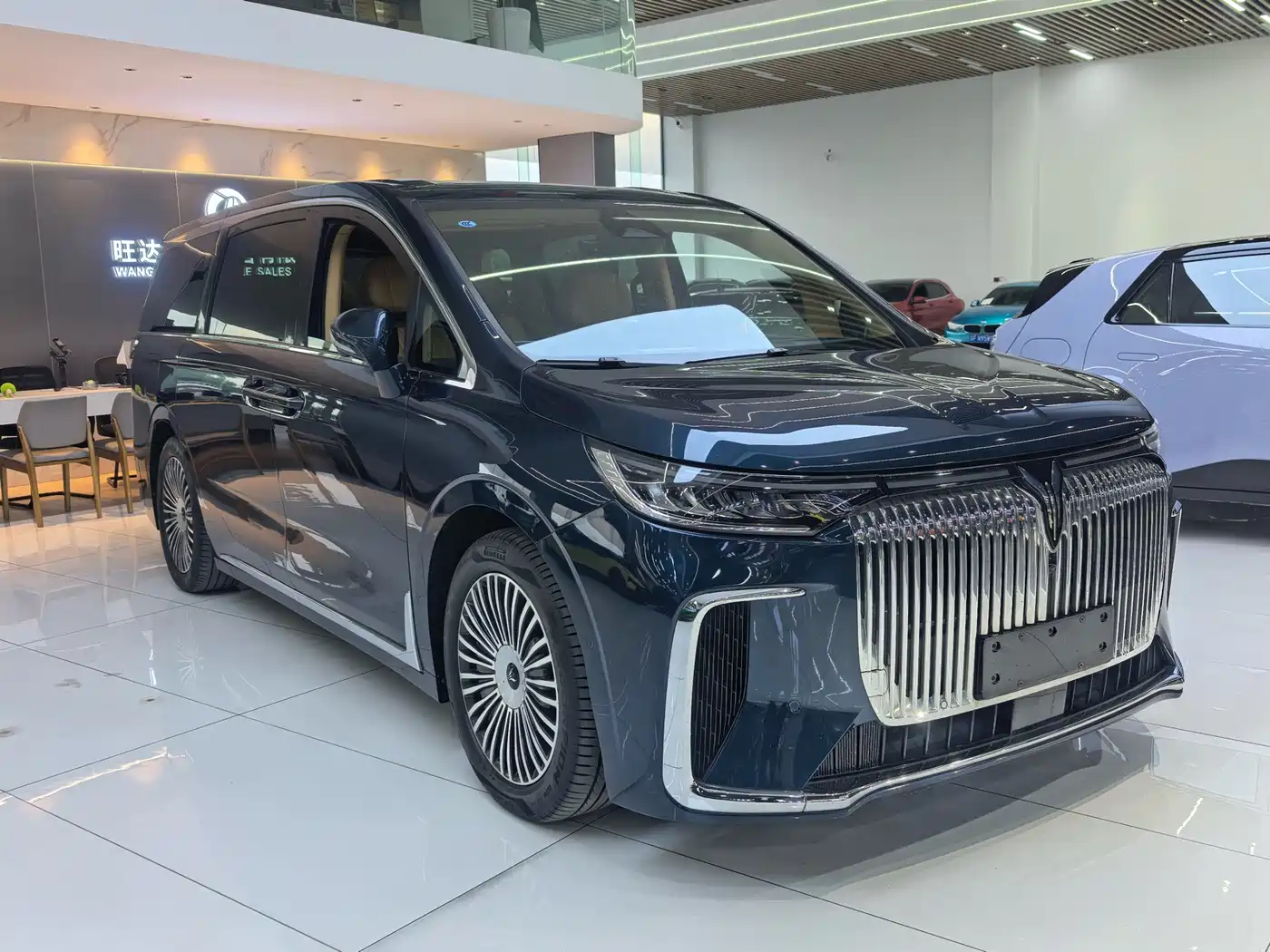 Voyah Auto Voyah Dreamer 2025 PHEV AWD Flagship Kunpeng Edition фото 3
