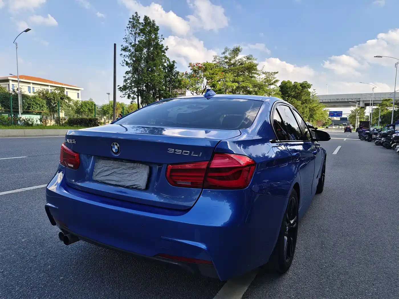BMW 3 Series 2017 330Li M Sport фото 4