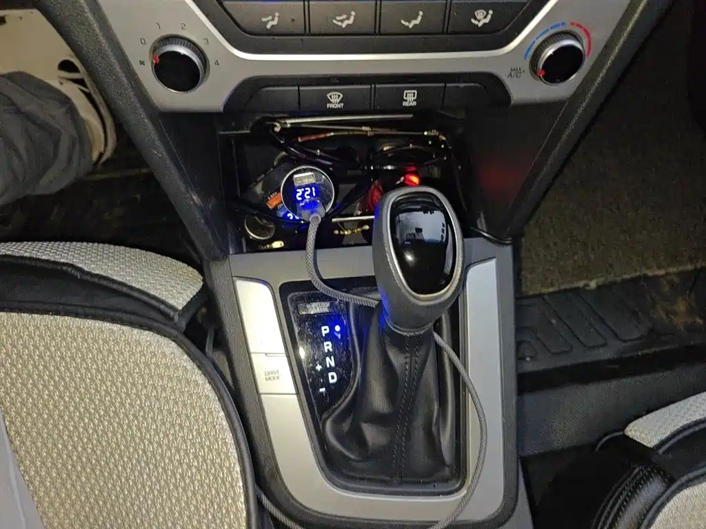 Hyundai Elantra 2016 Model 1.6L Automatic Smart Elite фото 7