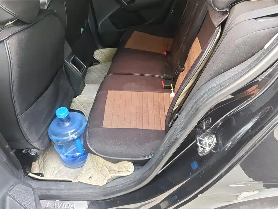 Volkswagen Lavida 2013 1.6L Automatic Trend Edition фото 11