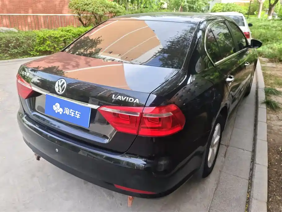 Volkswagen Lavida 2013 1.6L Automatic Trend Edition фото 3