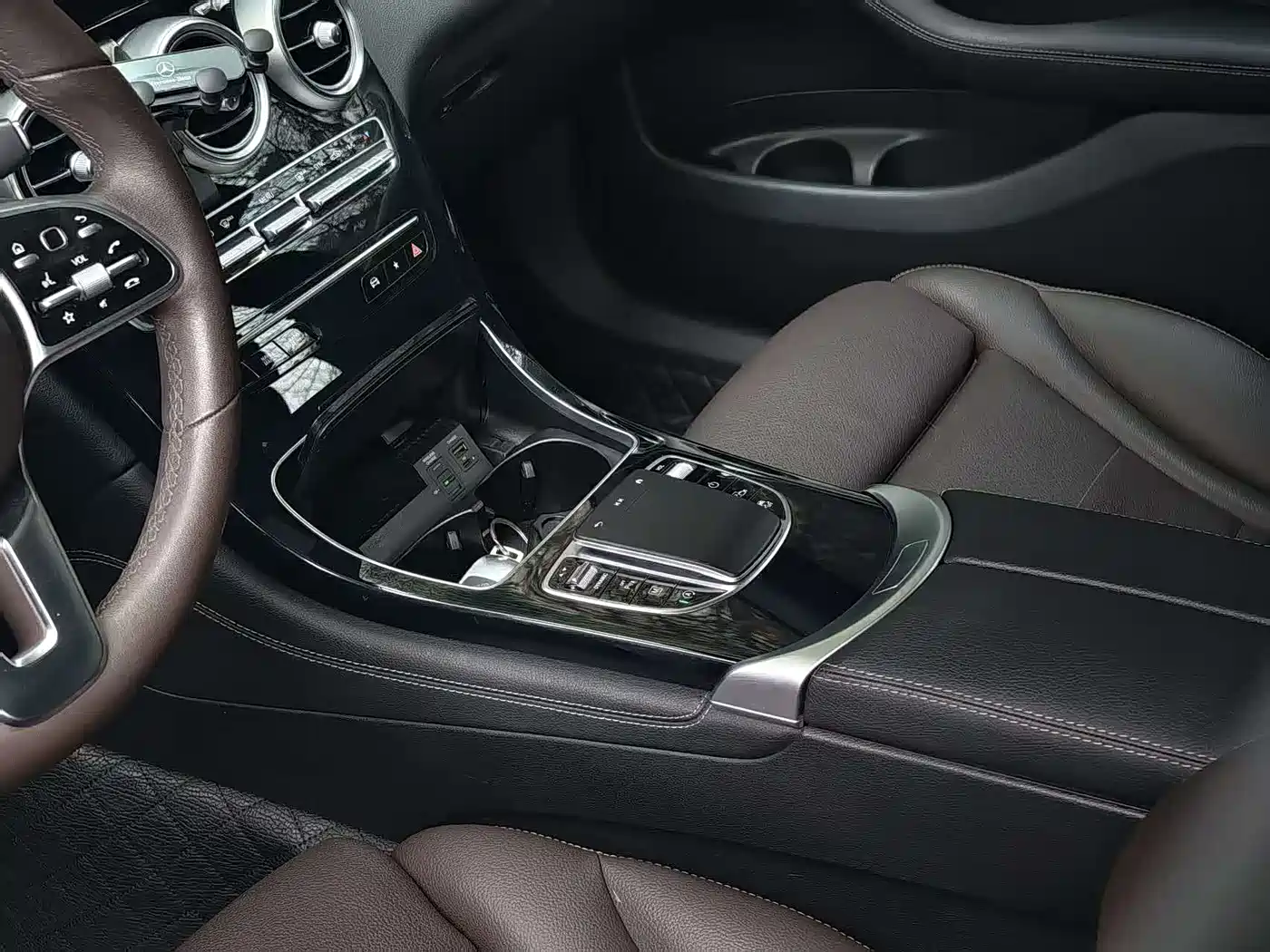Mercedes-Benz GLC 2021 GLC 260 L 4MATIC Sporty фото 8