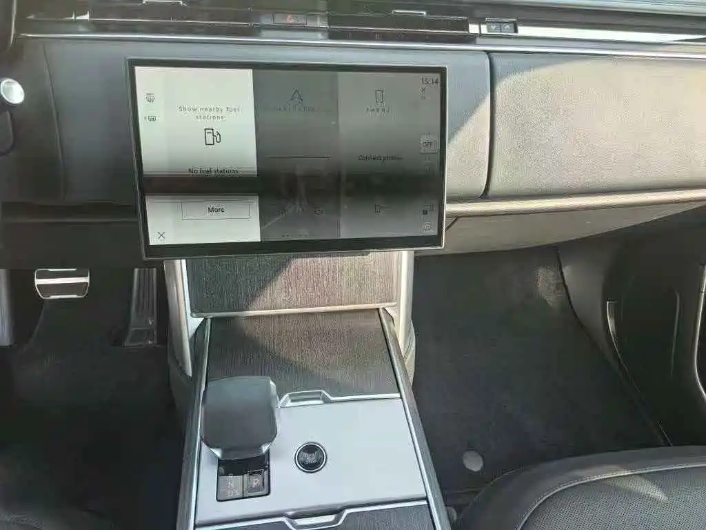 Photo 6 - Land Rover Range Rover