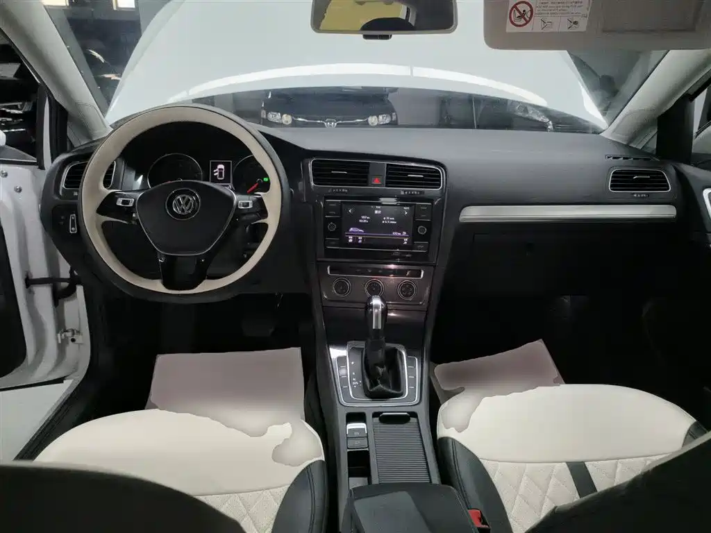 Volkswagen Golf 2018 230TSI Automatic Comfort фото 10