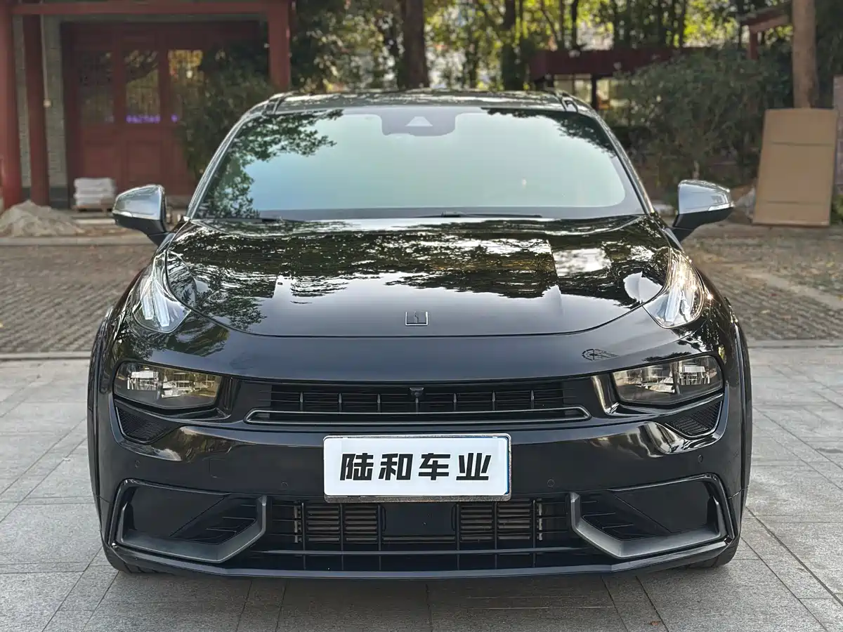 LYNK & CO. 02 HATCHBACK