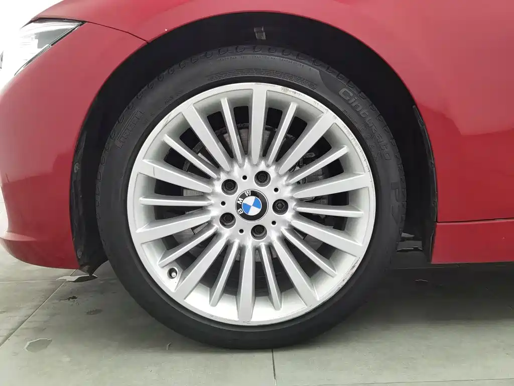 Photo 17 - BMW 3 Series