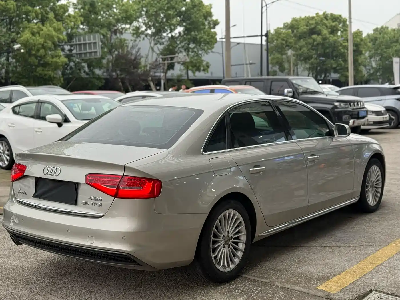 Audi A4L 2016 35 TFSI Collector's Edition S line Comfort фото 9