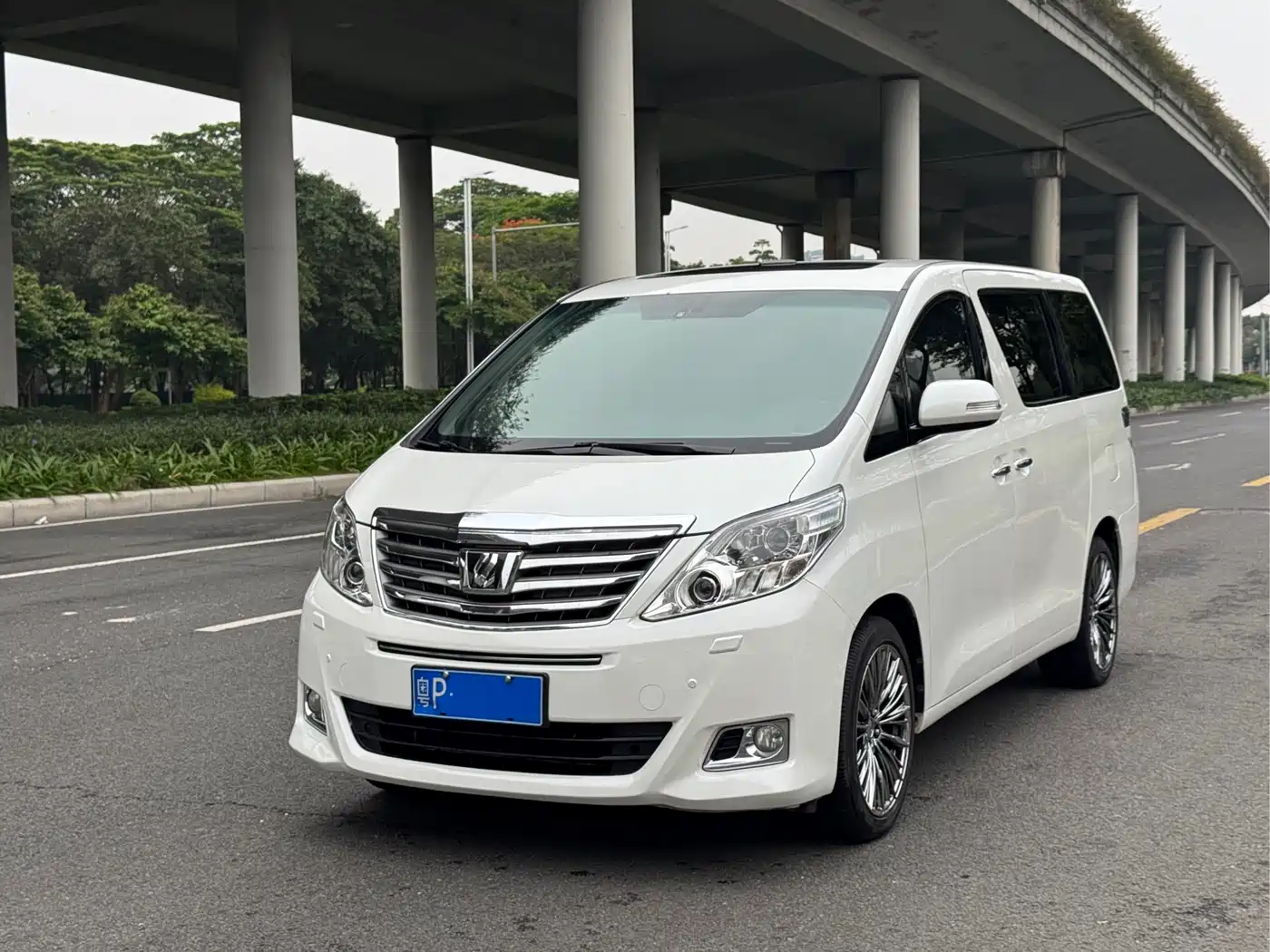 Toyota Alphard 2012 3.5L Luxury Edition