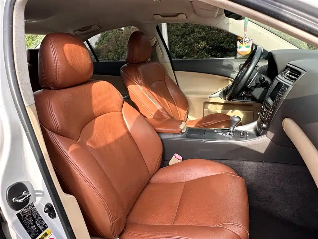 Lexus IS 2009 300 Luxury Edition фото 15
