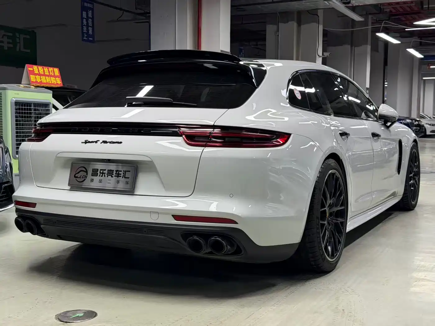 Porsche Panamera 2017 Panamera 4 Sport Turismo 3.0T фото 10