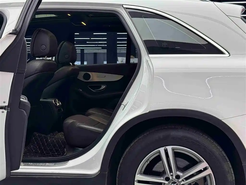 Mercedes-Benz GLC 2021 GLC 260 L 4MATIC Sporty фото 7