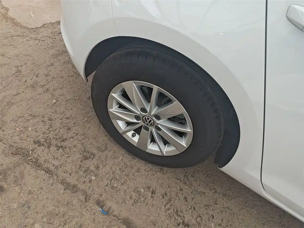 Volkswagen Golf 2016 1.6L Automatic Fashion фото 25
