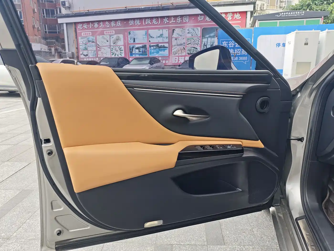 Lexus ES 2022 300h Excellence Edition фото 8