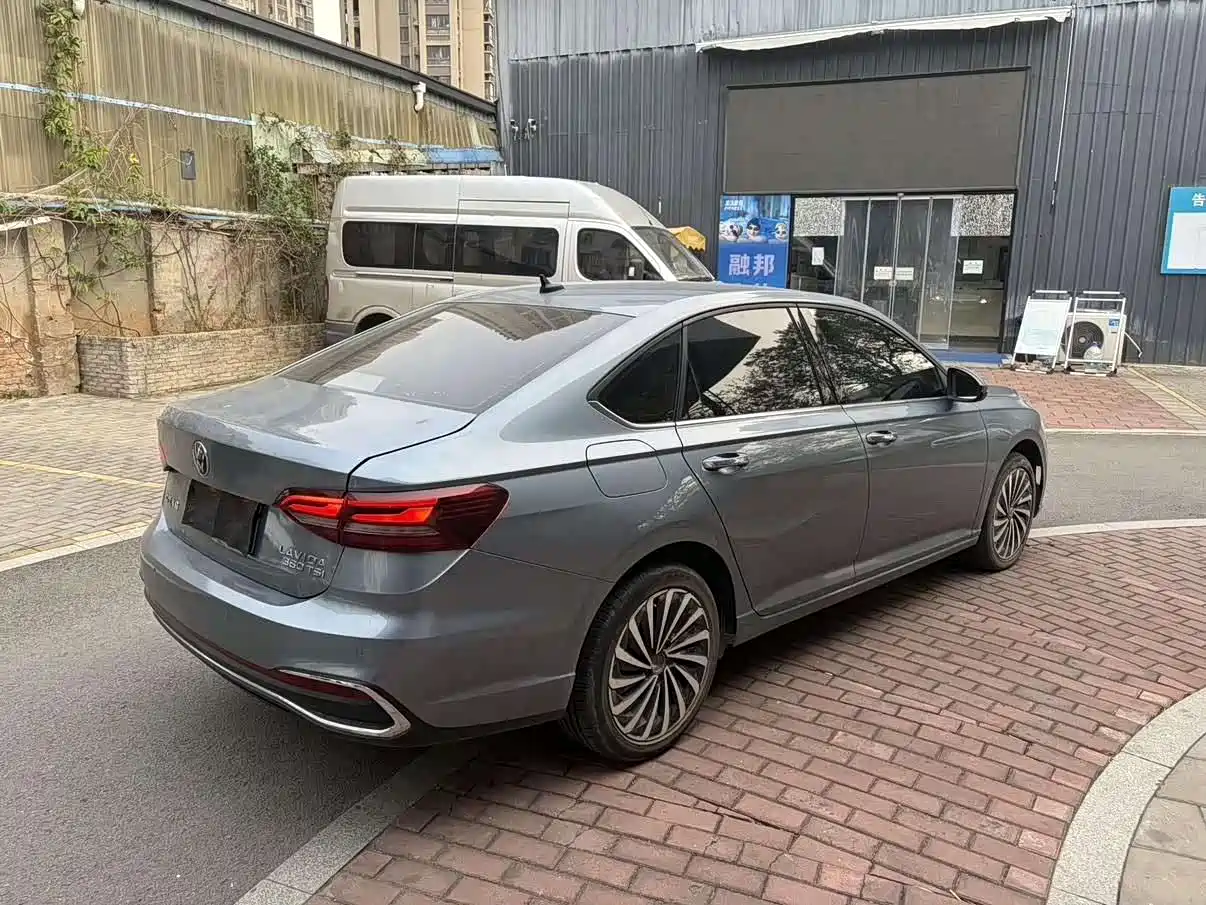 Volkswagen Lavida 2023 Model 280TSI DSG Eternal Edition фото 5
