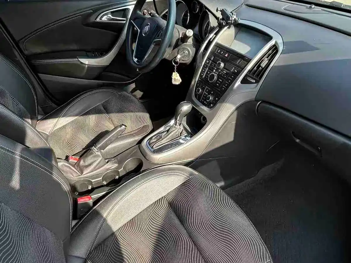 Buick Excelle 2014 XT 1.6L Automatic Fashion фото 9