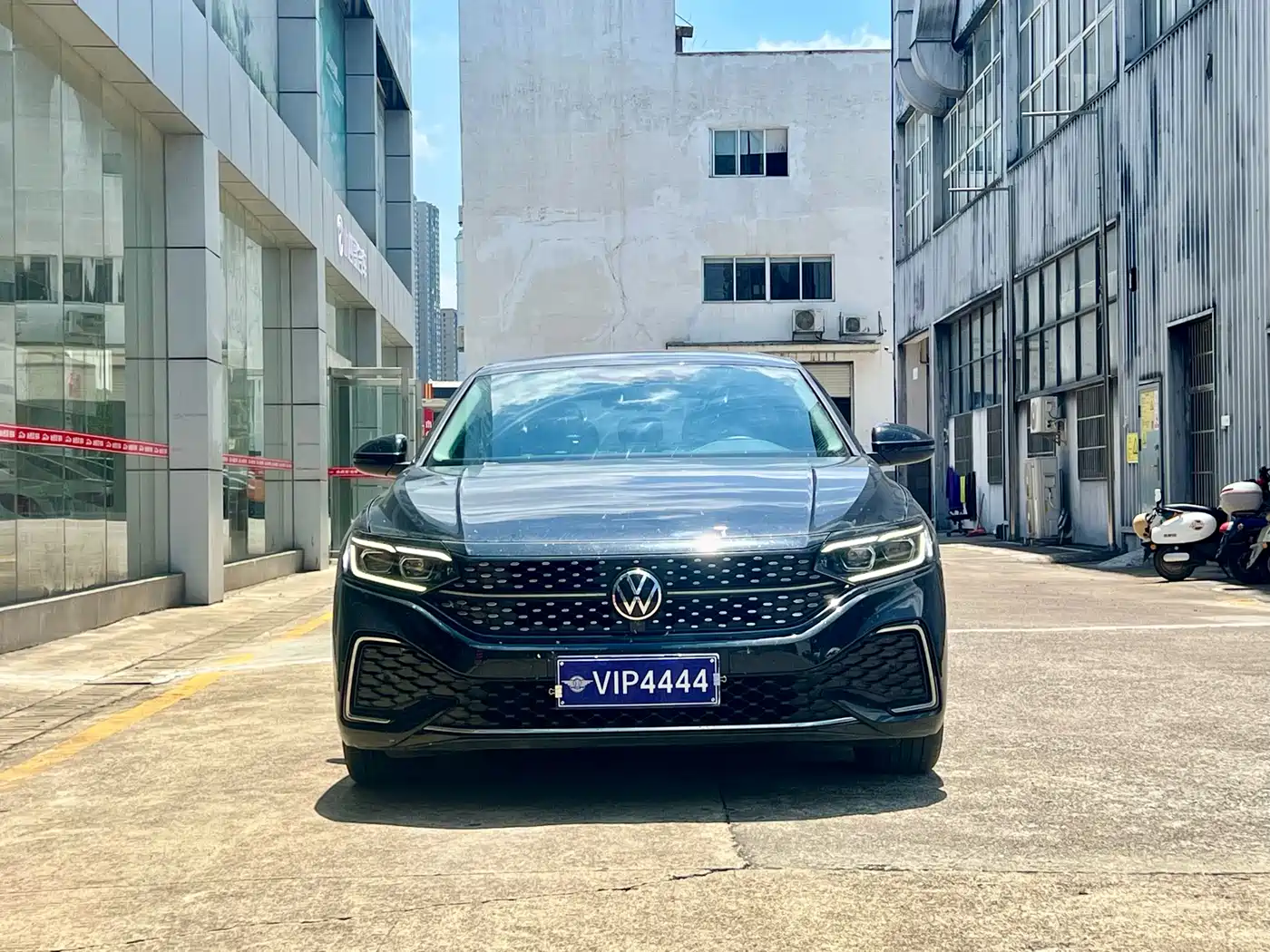 Volkswagen Passat 2022 330TSI Starlight Luxury Edition