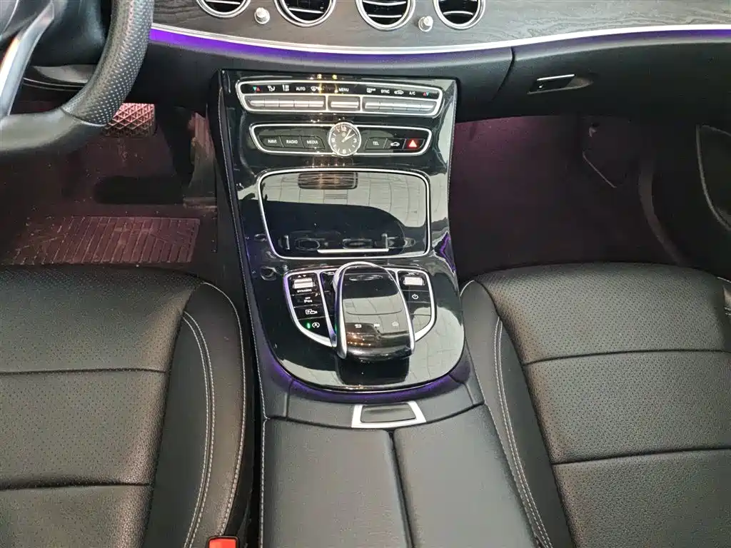 Mercedes-Benz E-Class 2016 E 300 L Sport Fashion Type фото 14