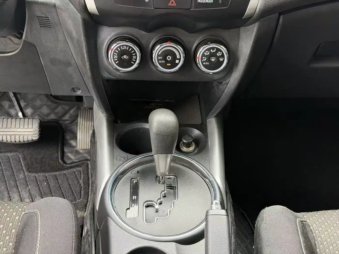 Mitsubishi ASX 2013 2.0L CVT 2WD Elite фото 10