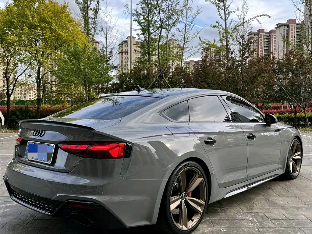Audi RS 5 2022 RS 5 2.9T Sportback Dark Gold Edition фото 6