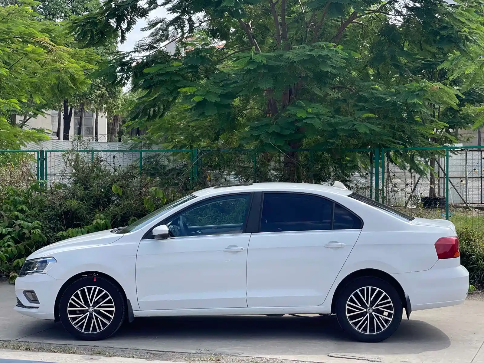 Фото 3 - Volkswagen Jetta