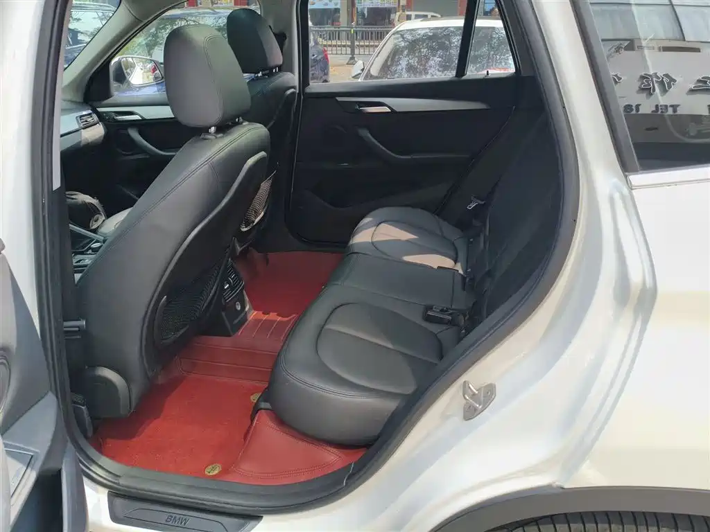 BMW X1 2018 sDrive20Li Leading Model фото 17