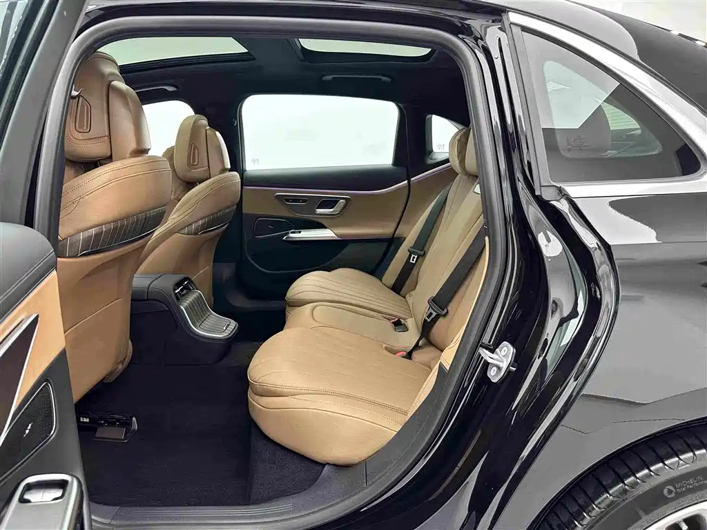 Mercedes-Benz E-Class, миниатюра 19