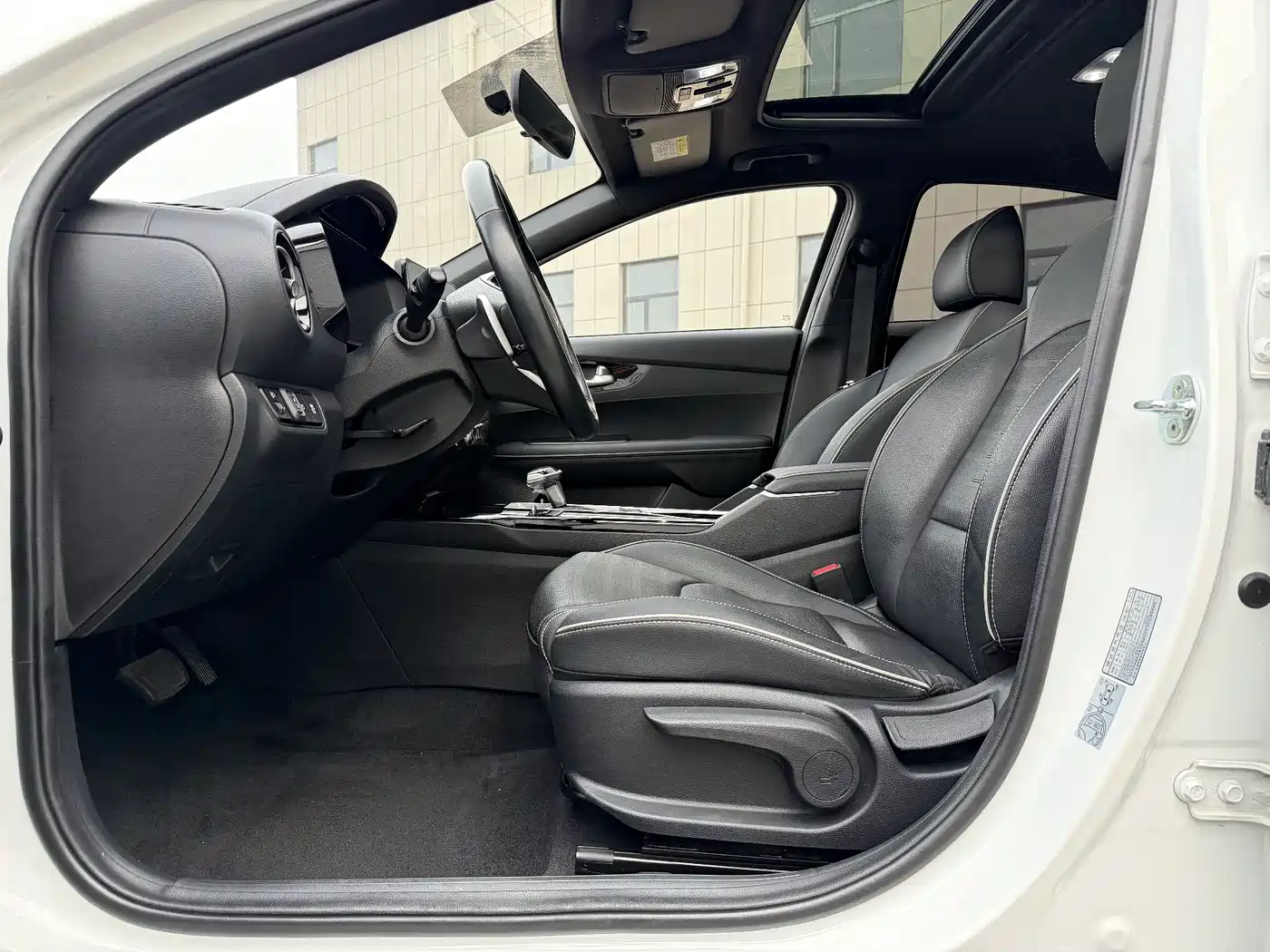 Kia K3 2023 1.4T DCT Premium Edition фото 13