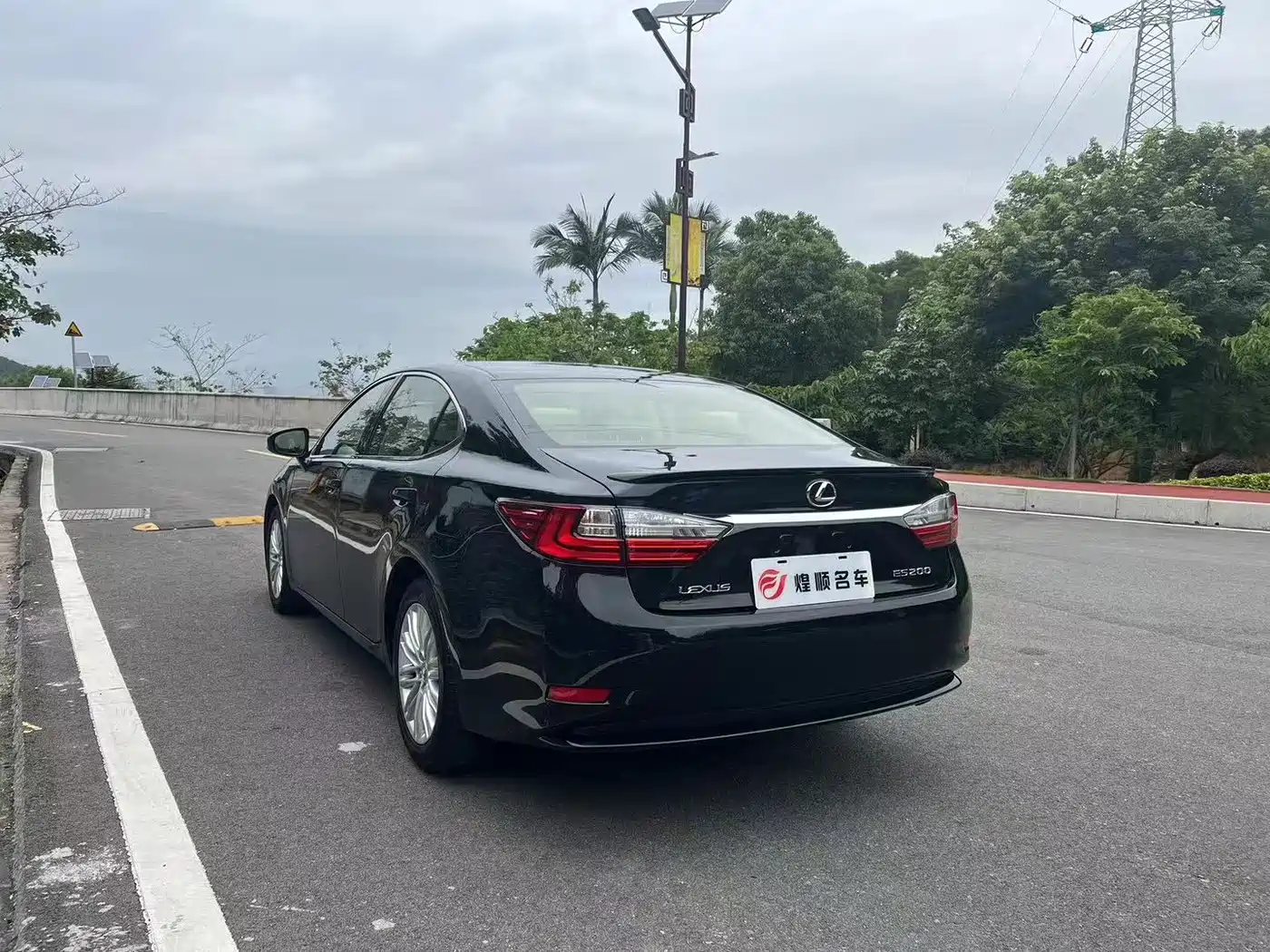 Фото 6 - Lexus ES