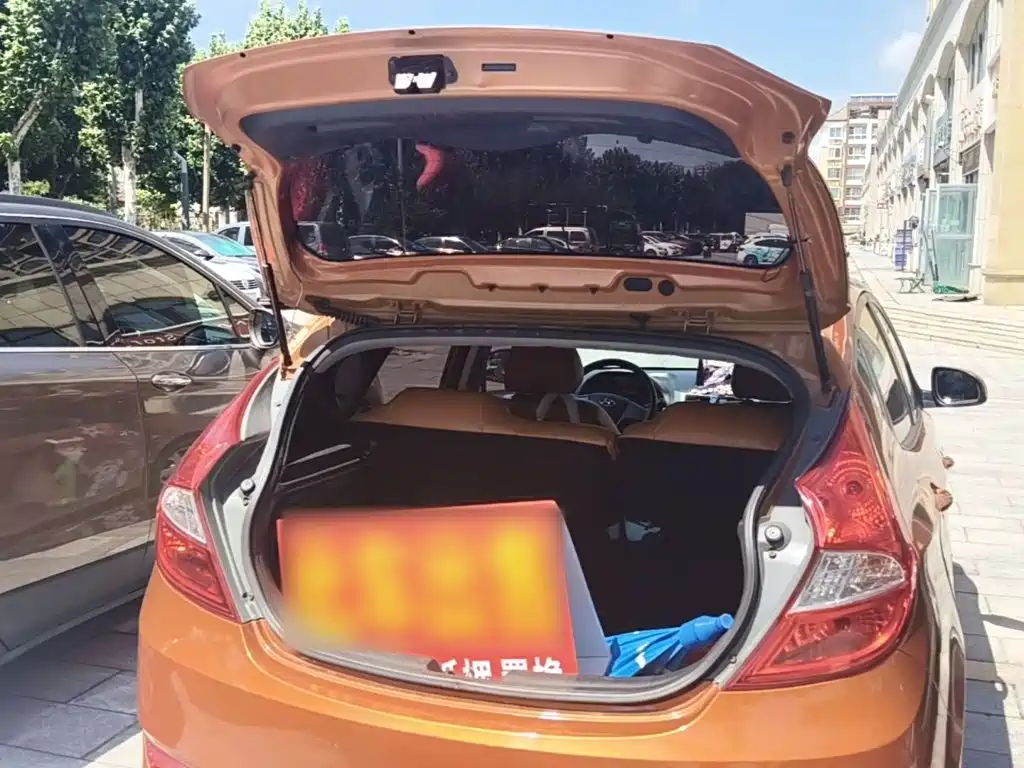 Hyundai Reina 2015 2014 Model 1.4L Automatic GLX