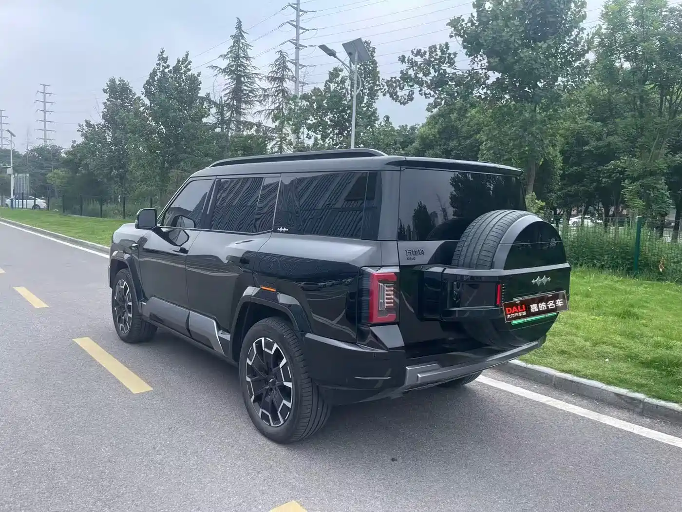 Fang Cheng Bao Leopard 8 2025 Zhiyong Flagship 7-Seater фото 3