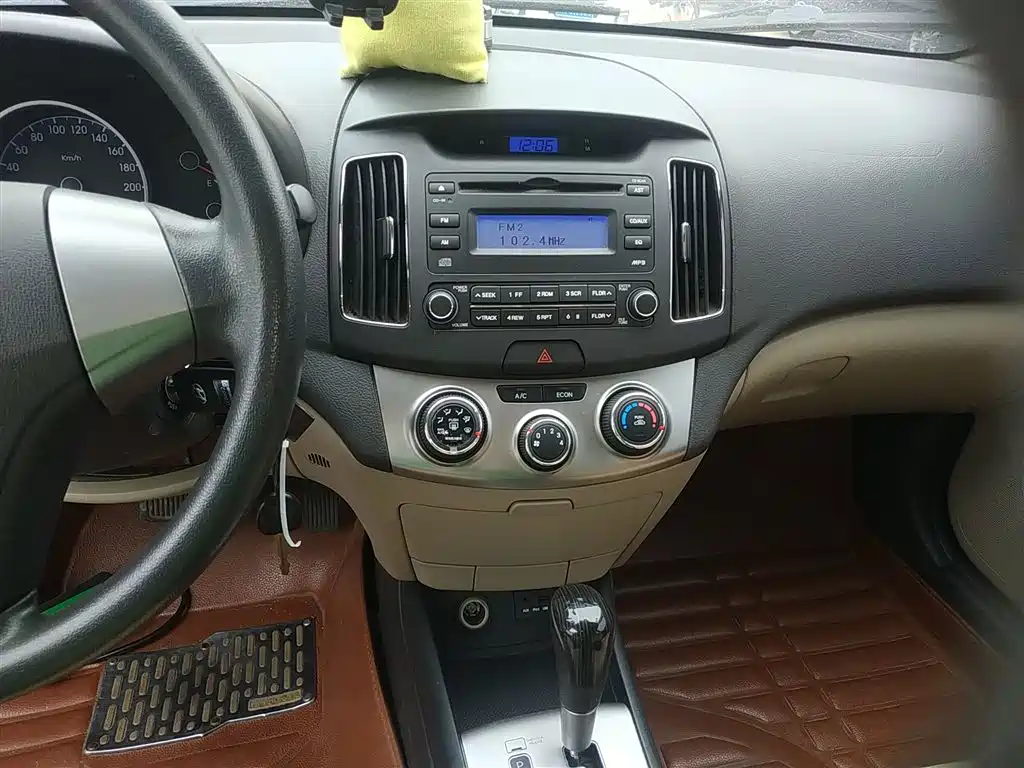 Hyundai Elantra 2015 1.6L Automatic Comfort фото 13