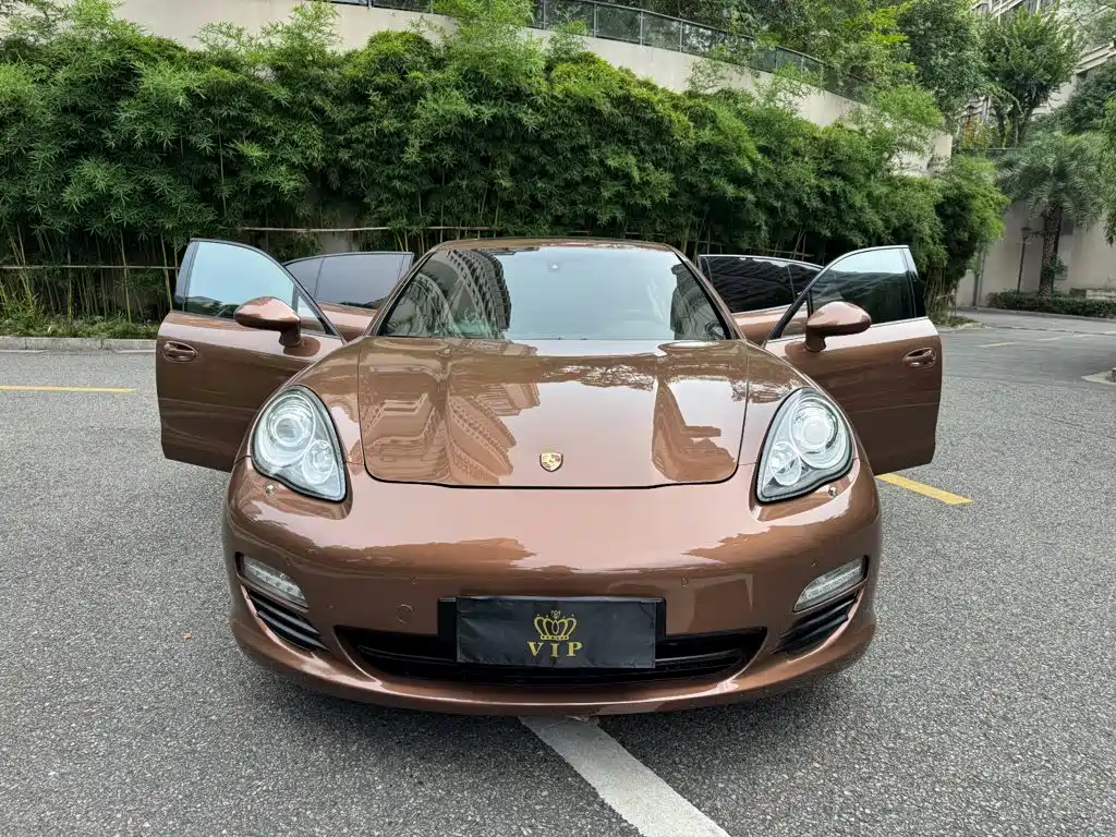 Photo 9 - Porsche Panamera