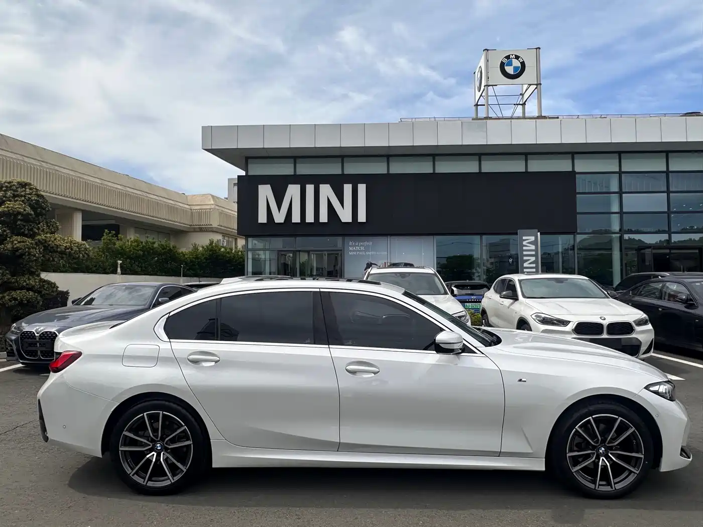 BMW 3 Series 2024 325Li M Sport Package фото 10