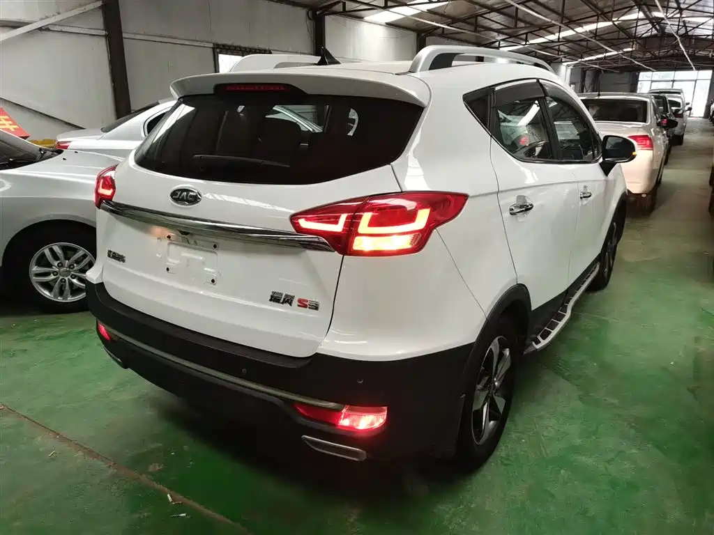 JAC Motors Refine S3 2017 2017 1.5L Manual Luxury Smart