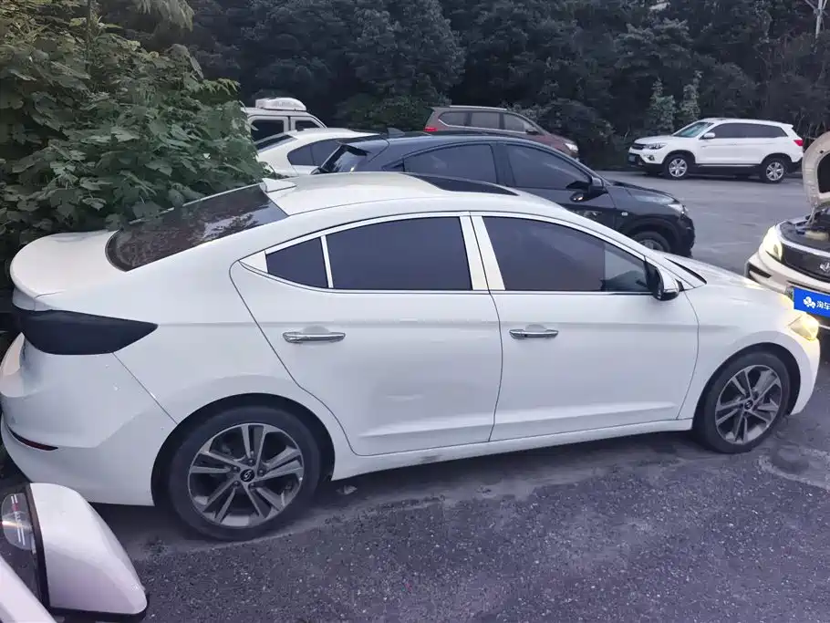 Hyundai Elantra 2016 Model 1.6L Automatic Smart Elite фото 3
