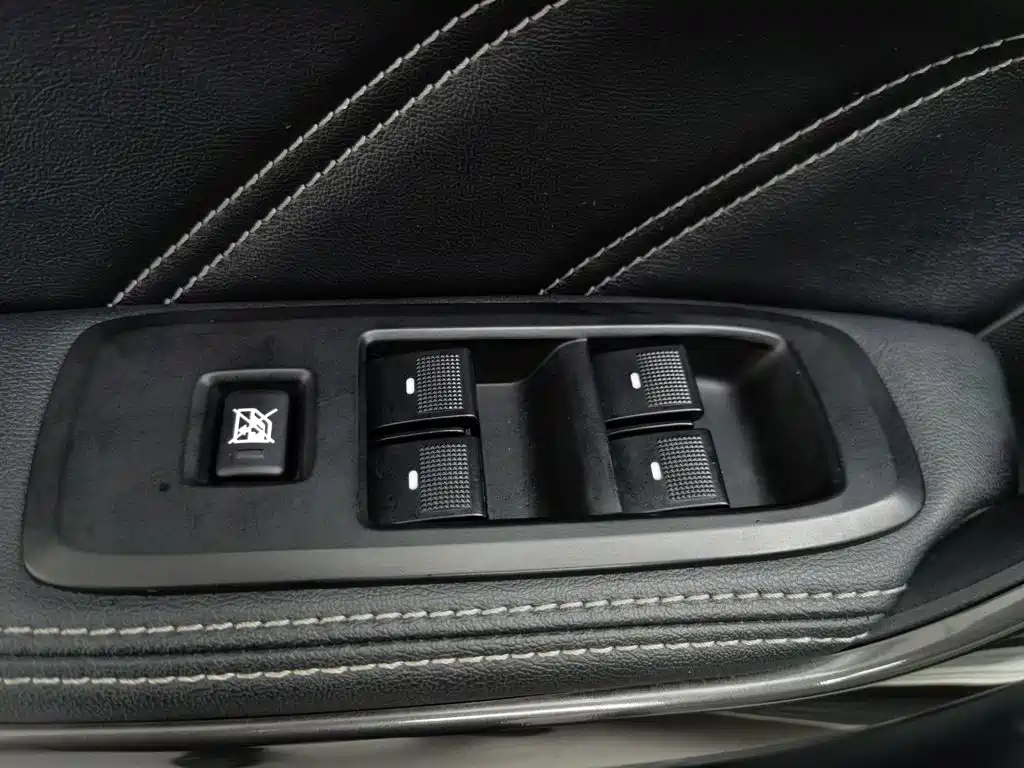 Фото 9 - Ford Everest
