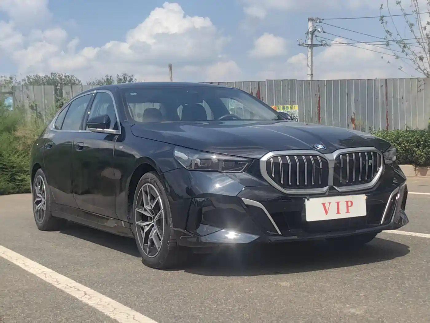 Фото 3 - BMW i5