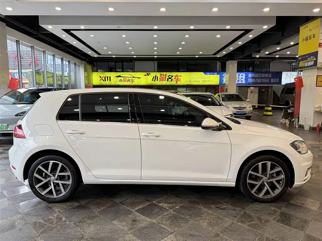Volkswagen Golf 2018 230TSI Automatic Luxury фото 12