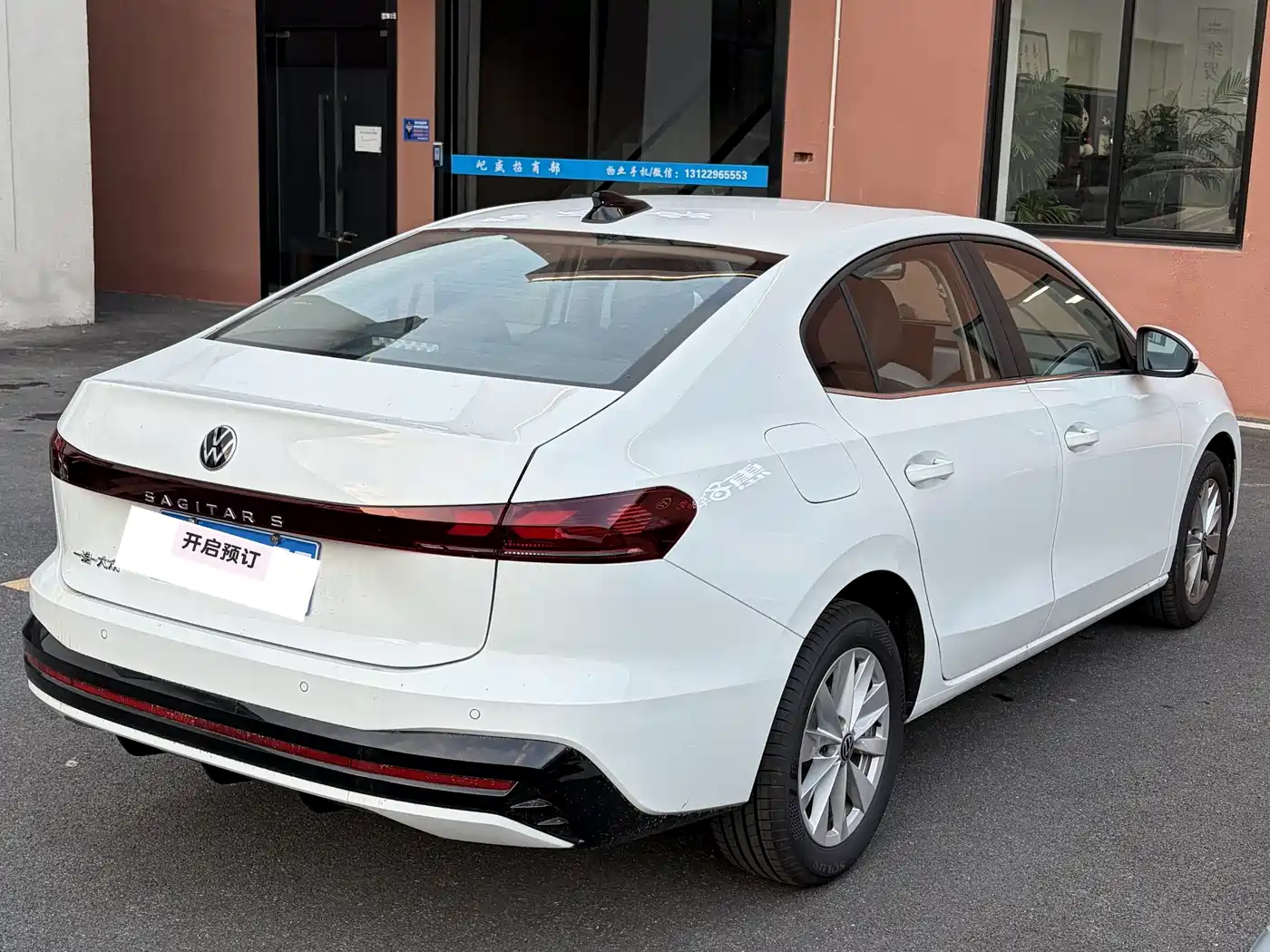 VOLKSWAGEN SAGITAR