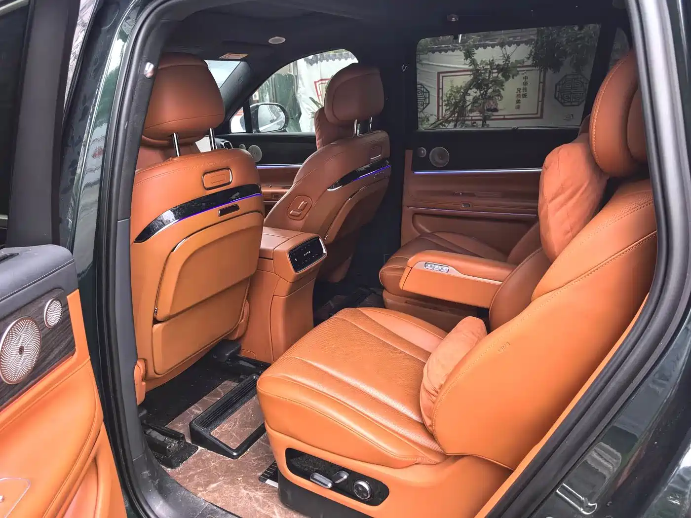AITO Wenjie AITO M9 2024 Range Extender Max Edition 42kWh 6-seater фото 8