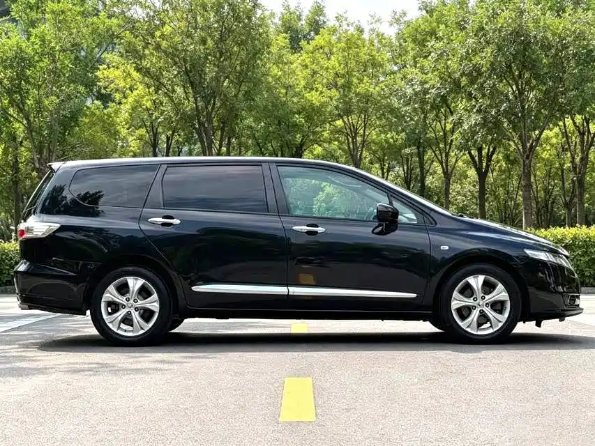 Фото 5 - Honda Odyssey