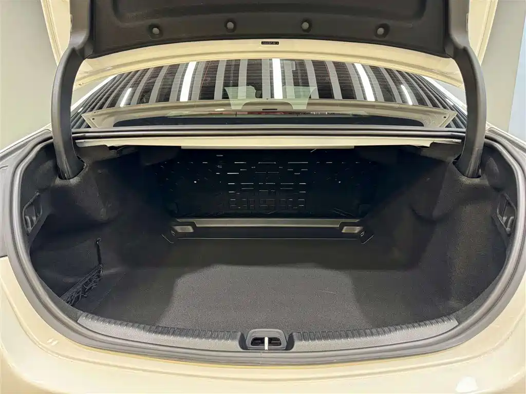 Mercedes-Benz C-Class 2024 C 260 L Sport фото 12