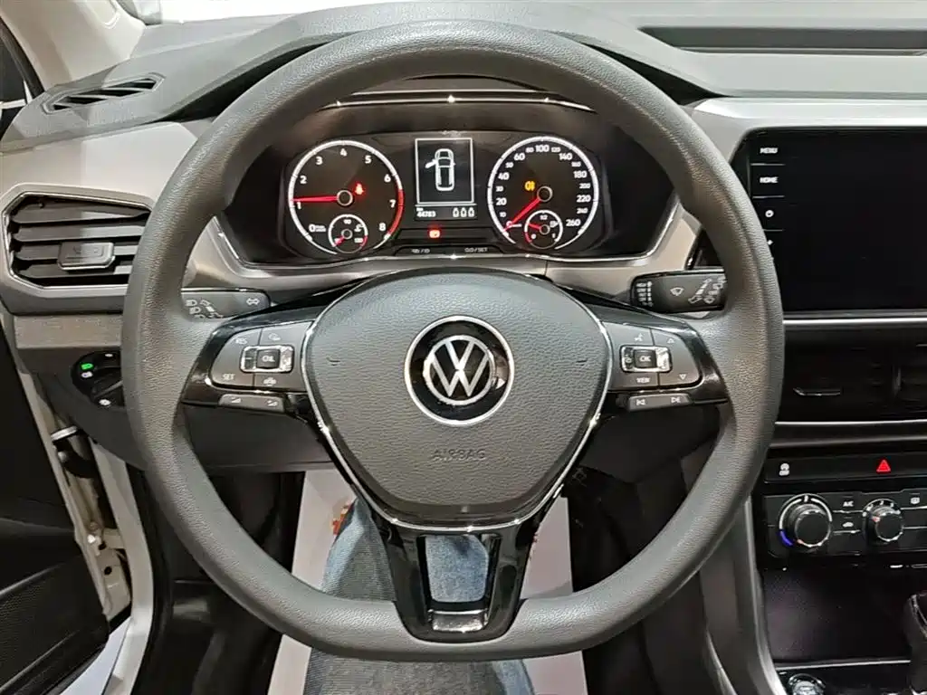 VOLKSWAGEN TU KAI