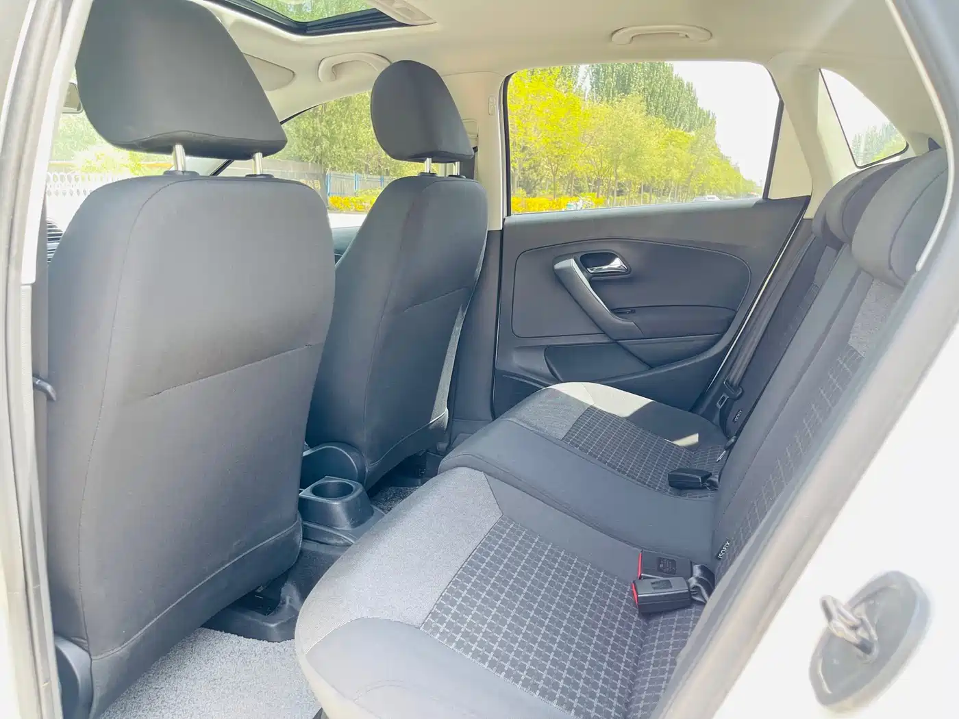 Volkswagen Polo 2018 1.5L Auto Comfort фото 6