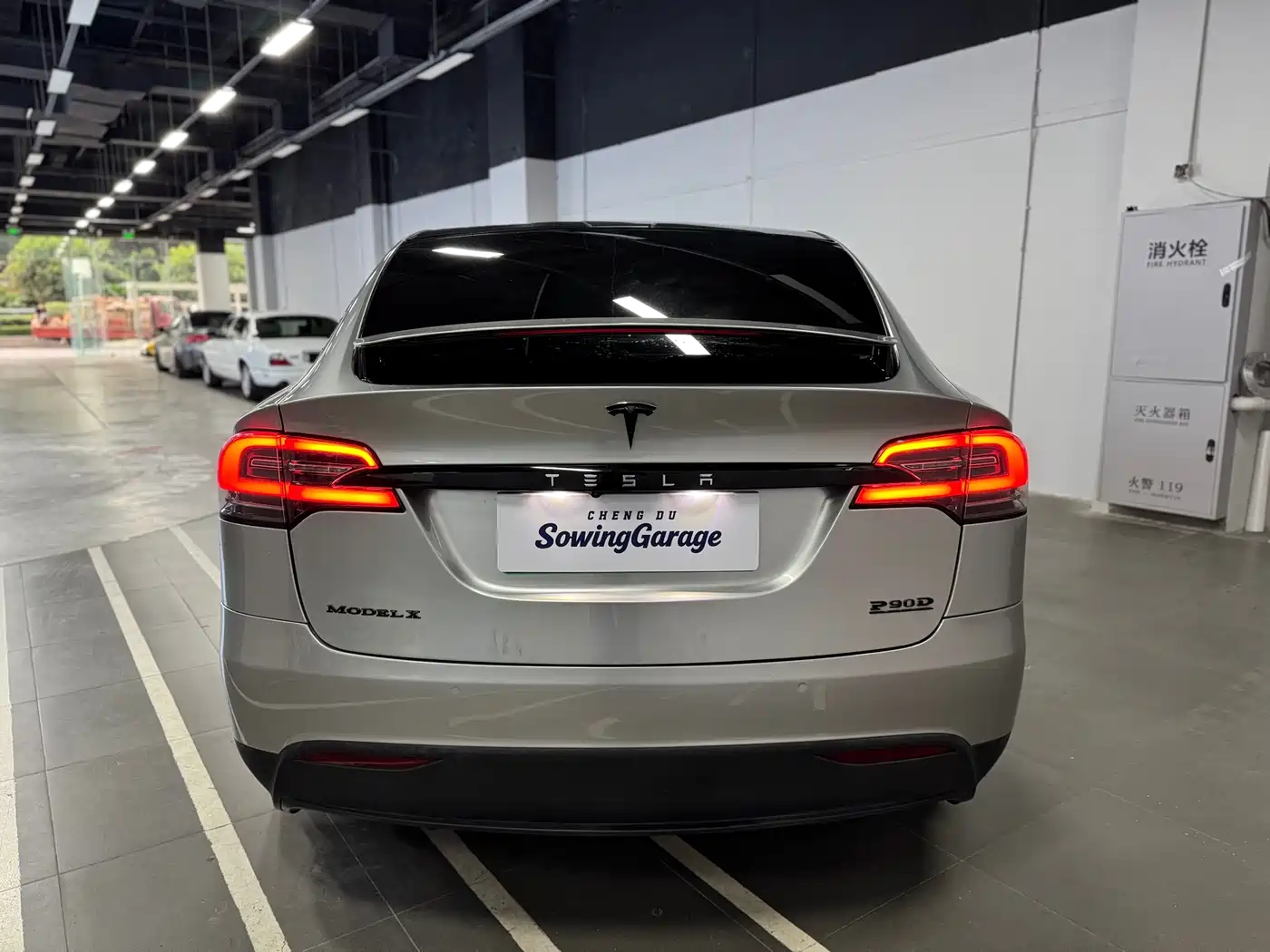 TESLA MODEL X
